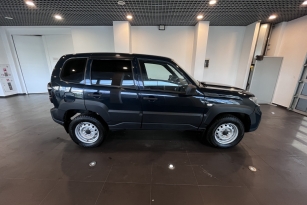 LADA NIVA TRAVEL