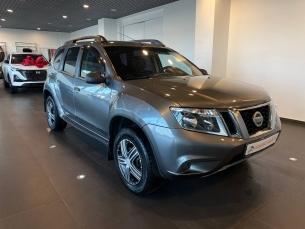 NISSAN TERRANO
