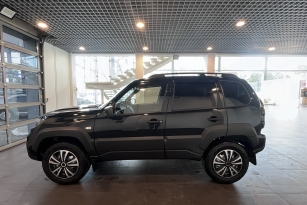 LADA NIVA TRAVEL