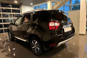 NISSAN TERRANO