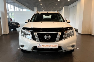 NISSAN TERRANO
