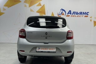 RENAULT SANDERO