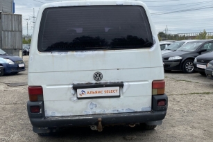 VOLKSWAGEN TRANSPORTER