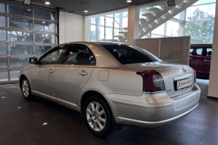TOYOTA AVENSIS