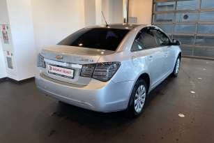 CHEVROLET CRUZE