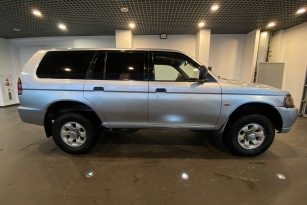 MITSUBISHI PAJERO SPORT