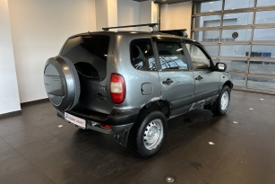 CHEVROLET NIVA