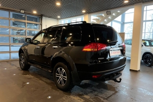 MITSUBISHI PAJERO SPORT