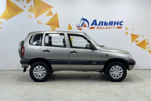 CHEVROLET NIVA