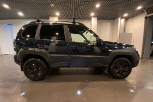 LADA NIVA TRAVEL