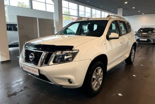 NISSAN TERRANO