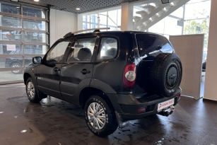 CHEVROLET NIVA