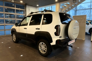 LADA NIVA TRAVEL