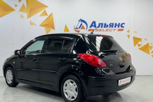 NISSAN TIIDA