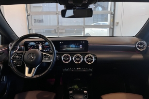 MERCEDES-BENZ A160