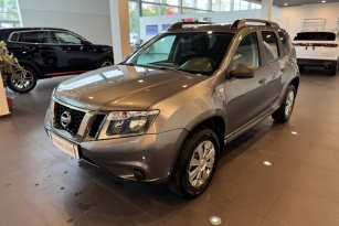 NISSAN TERRANO
