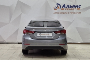 HYUNDAI ELANTRA