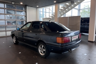 AUDI 80