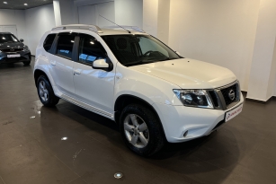 NISSAN TERRANO