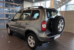 CHEVROLET NIVA