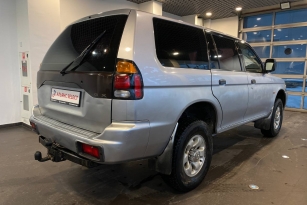 MITSUBISHI PAJERO SPORT