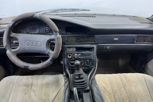 AUDI 100
