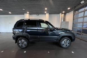 LADA NIVA TRAVEL