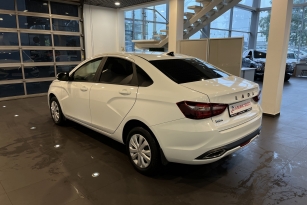 LADA VESTA