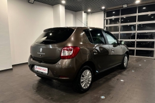 RENAULT SANDERO