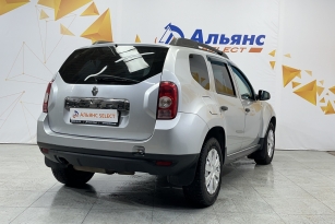 RENAULT DUSTER