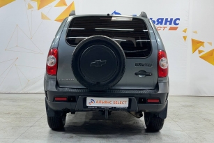 CHEVROLET NIVA