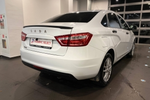 LADA VESTA