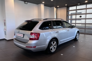 SKODA OKTAVIA