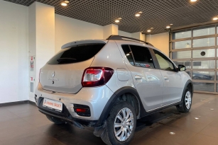 RENAULT SANDERO STEPWAY