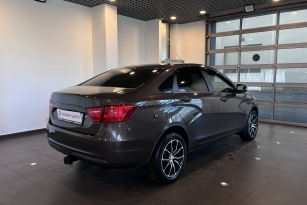LADA VESTA