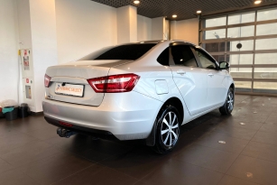 LADA VESTA