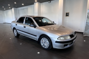 MITSUBISHI CARISMA