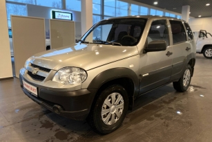 CHEVROLET NIVA