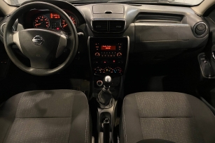 NISSAN TERRANO