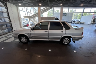 LADA 2115