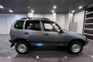 CHEVROLET NIVA