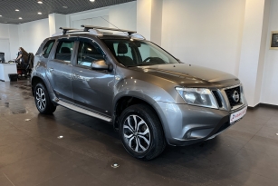 NISSAN TERRANO