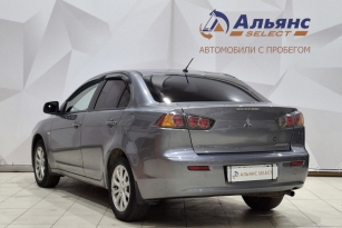 MITSUBISHI LANCER