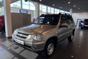 CHEVROLET NIVA
