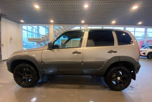 CHEVROLET NIVA