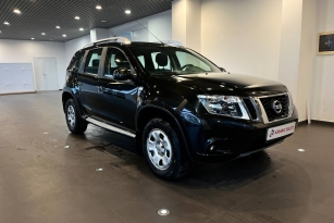 NISSAN TERRANO