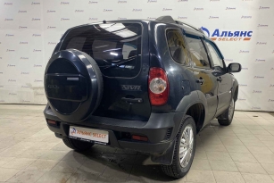 CHEVROLET NIVA