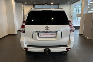 TOYOTA LAND CRUSER