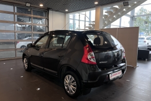 RENAULT SANDERO