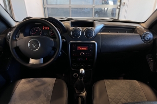 RENAULT DUSTER